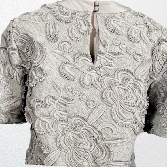 Pearl By Lela Rose Embroidered Chenille Silk Trim Jersey Knit TShirt SZ M Gray - Picture 8 of 12